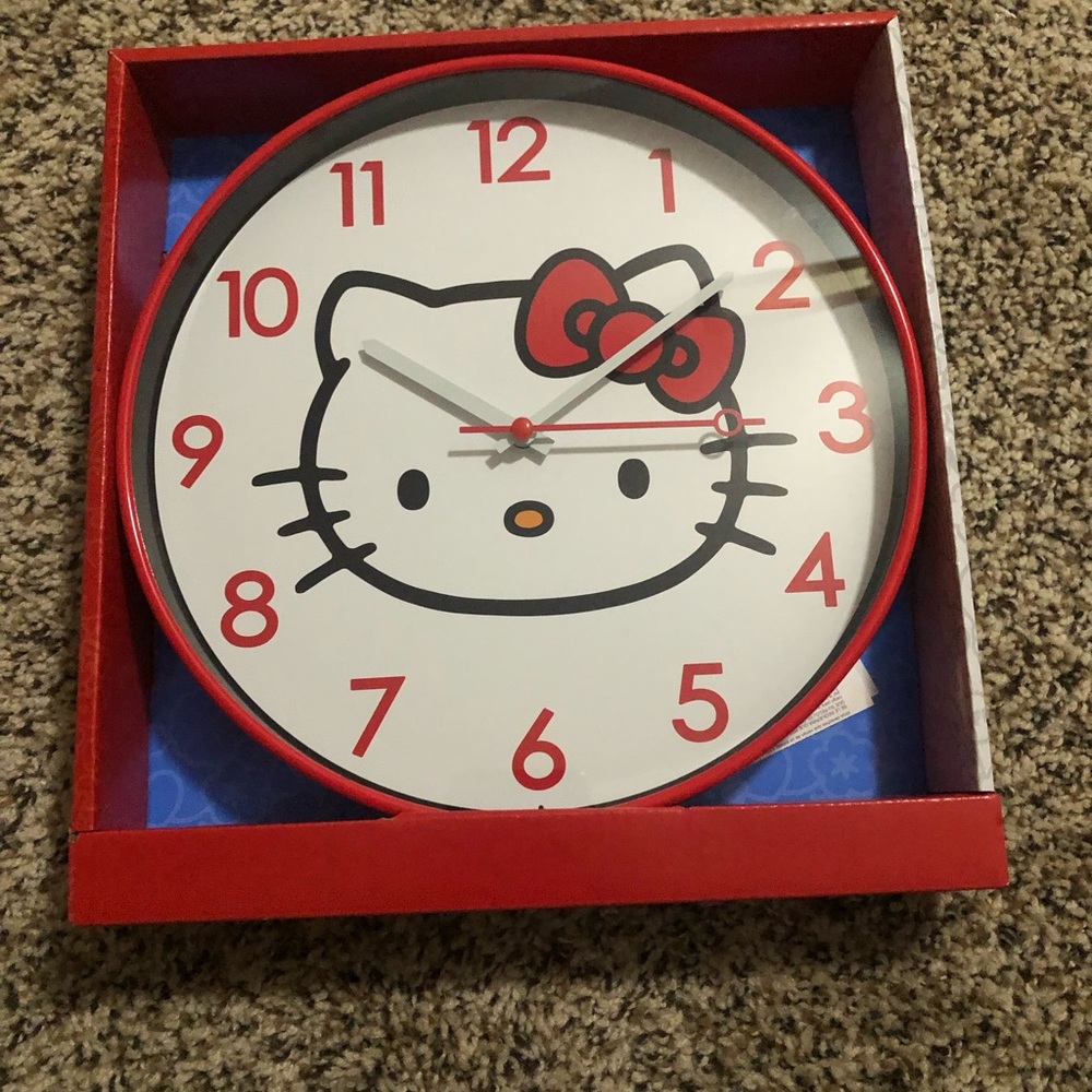 Hello Kitty Clock